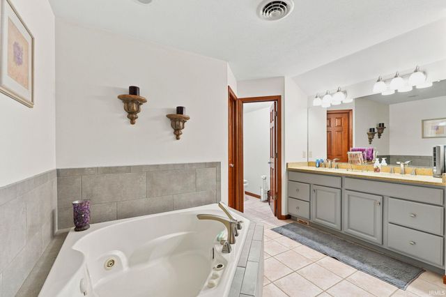 13283 Cedar Creek Drive, Middlebury, IN 46540