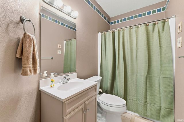 13283 Cedar Creek Drive, Middlebury, IN 46540
