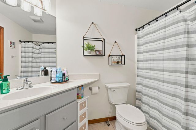 13283 Cedar Creek Drive, Middlebury, IN 46540