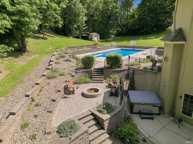 13283 Cedar Creek Drive, Middlebury, IN 46540