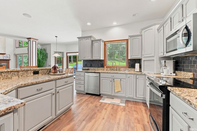 13283 Cedar Creek Drive, Middlebury, IN 46540