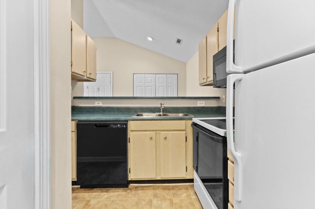 188 Midland Parkway Apt 212, Summerville, SC 29485
