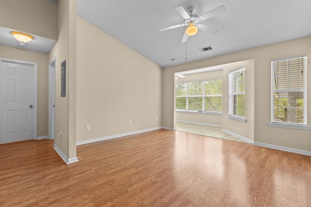 188 Midland Parkway Apt 212, Summerville, SC 29485