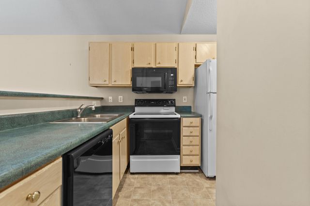 188 Midland Parkway Apt 212, Summerville, SC 29485