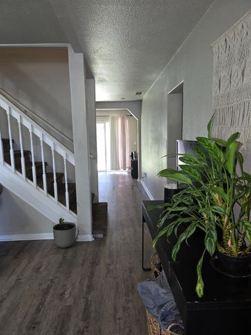 614 Welland Way, West Sacramento, CA 95605