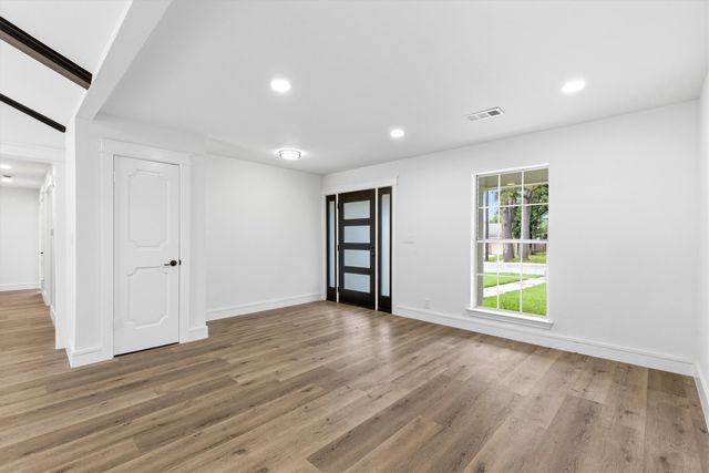 2203 Foxcroft Circle, Denton, TX 76209
