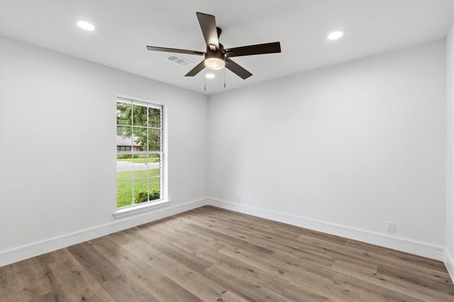 2203 Foxcroft Circle, Denton, TX 76209