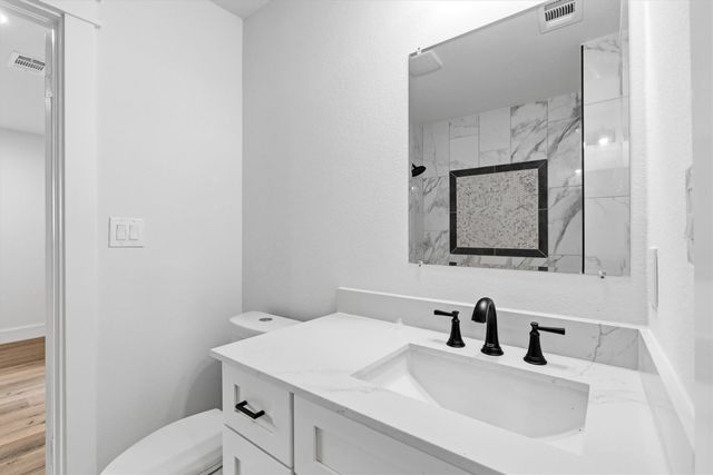 2203 Foxcroft Circle, Denton, TX 76209