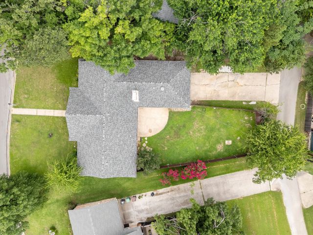2203 Foxcroft Circle, Denton, TX 76209