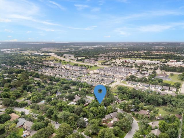 2203 Foxcroft Circle, Denton, TX 76209