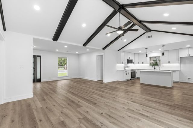 2203 Foxcroft Circle, Denton, TX 76209