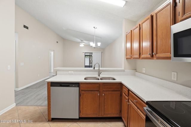 8761 PINEVALLEY Lane, Jacksonville, FL 32244