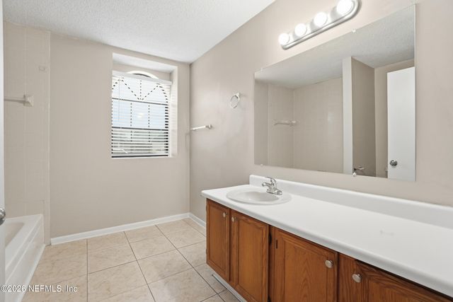 8761 PINEVALLEY Lane, Jacksonville, FL 32244