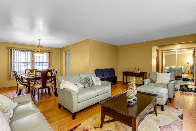 17106 Ingleside Avenue, South Holland, IL 60473