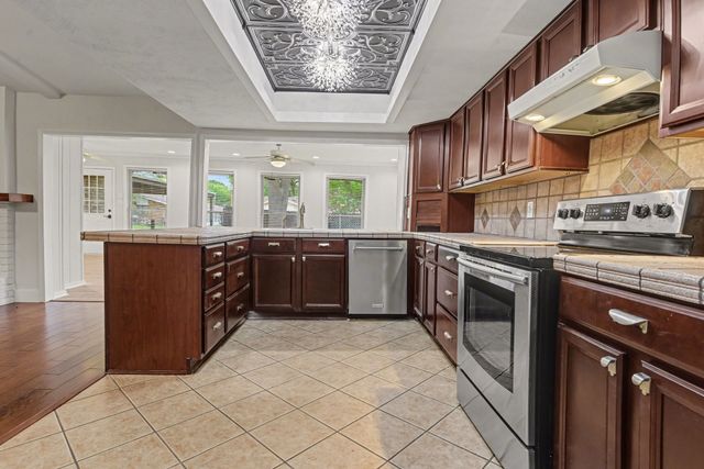 5926 Rosehill Road, Garland, TX 75043