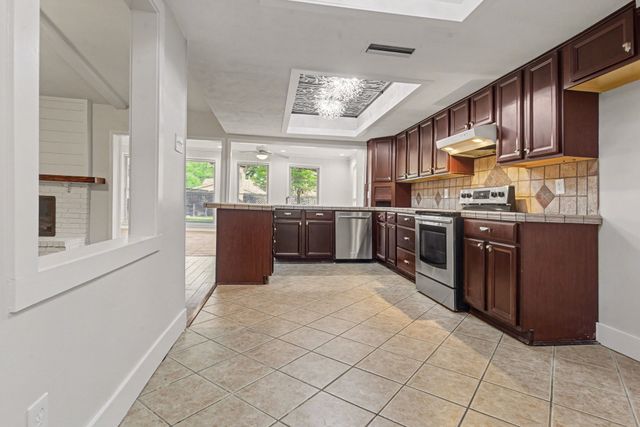 5926 Rosehill Road, Garland, TX 75043