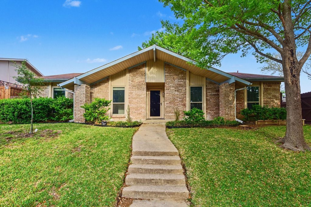 5926 Rosehill Road, Garland, TX 75043