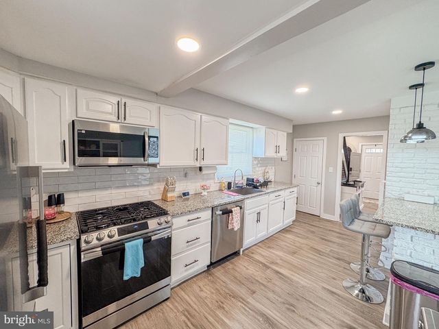110 E MADISON ST, Paulsboro, NJ 08066