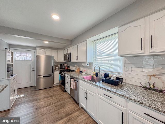 110 E MADISON ST, Paulsboro, NJ 08066