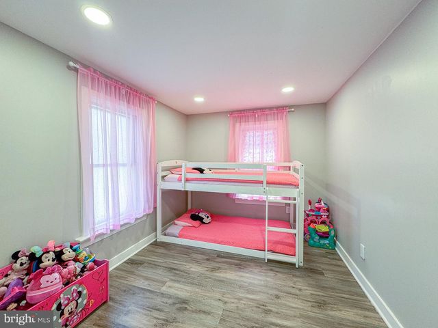 110 E MADISON ST, Paulsboro, NJ 08066