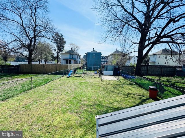 110 E MADISON ST, Paulsboro, NJ 08066