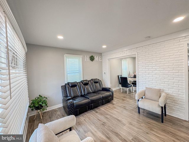 110 E MADISON ST, Paulsboro, NJ 08066