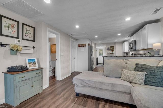 1624 Battlefield BLVD S, Chesapeake, VA 23322