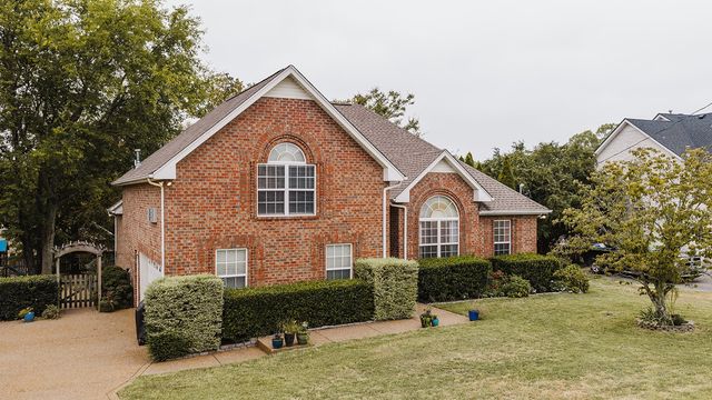 116 Strathmore Way, Hendersonville, TN 37075