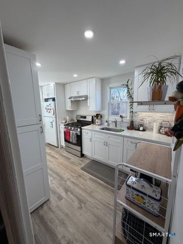 36 Rolfe Street, Hamden, CT 06517