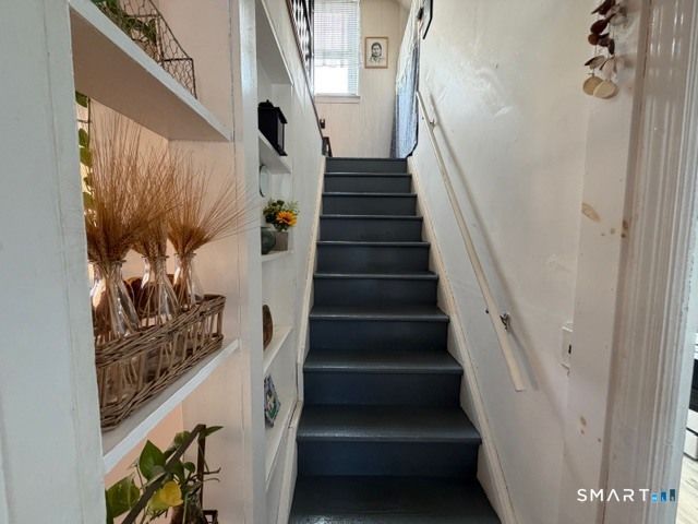 36 Rolfe Street, Hamden, CT 06517