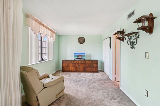 1101 Colony Point Circle 404, Pembroke Pines, FL 33026