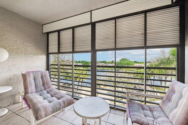 1101 Colony Point Circle 404, Pembroke Pines, FL 33026
