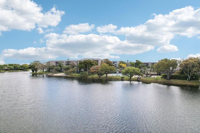 1101 Colony Point Circle 404, Pembroke Pines, FL 33026