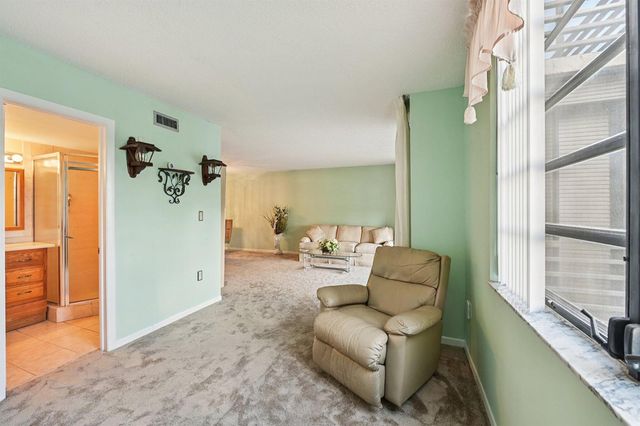 1101 Colony Point Circle 404, Pembroke Pines, FL 33026