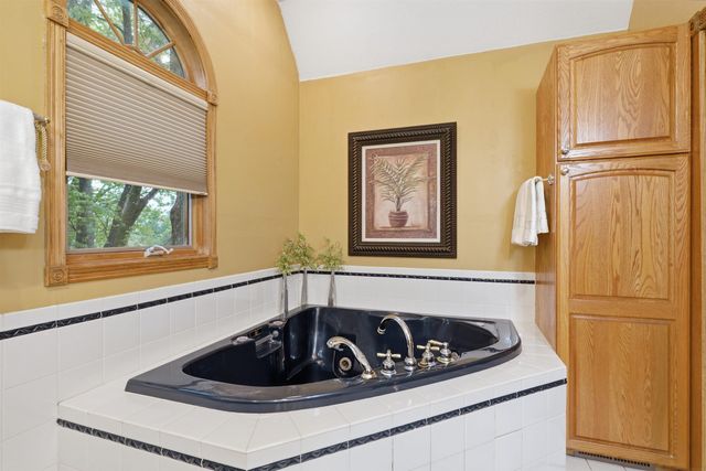 314 Lillian Lane, Waterloo, IA 50701