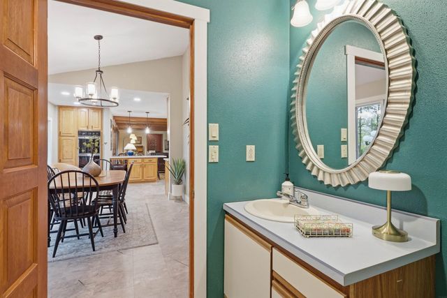 314 Lillian Lane, Waterloo, IA 50701