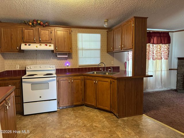 80 Lancaster Farm Road, Whitakers, NC 27891