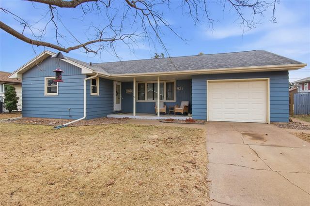 921 W Spruce Street, Chippewa Falls, WI 54729