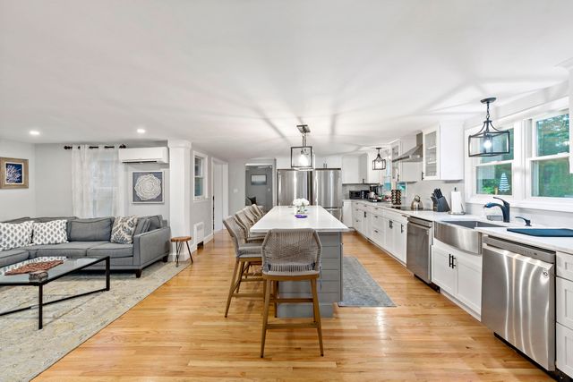 414 Eel River Road, Osterville, MA 02655