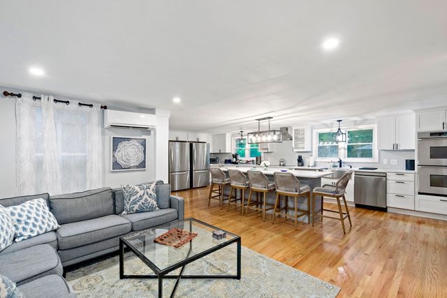 414 Eel River Road, Osterville, MA 02655