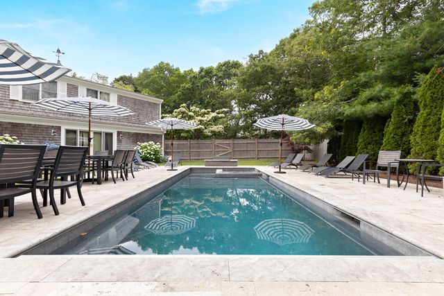 414 Eel River Road, Osterville, MA 02655