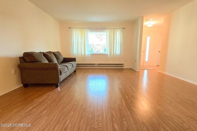 91 Lauren Lane, Brick, NJ 08723