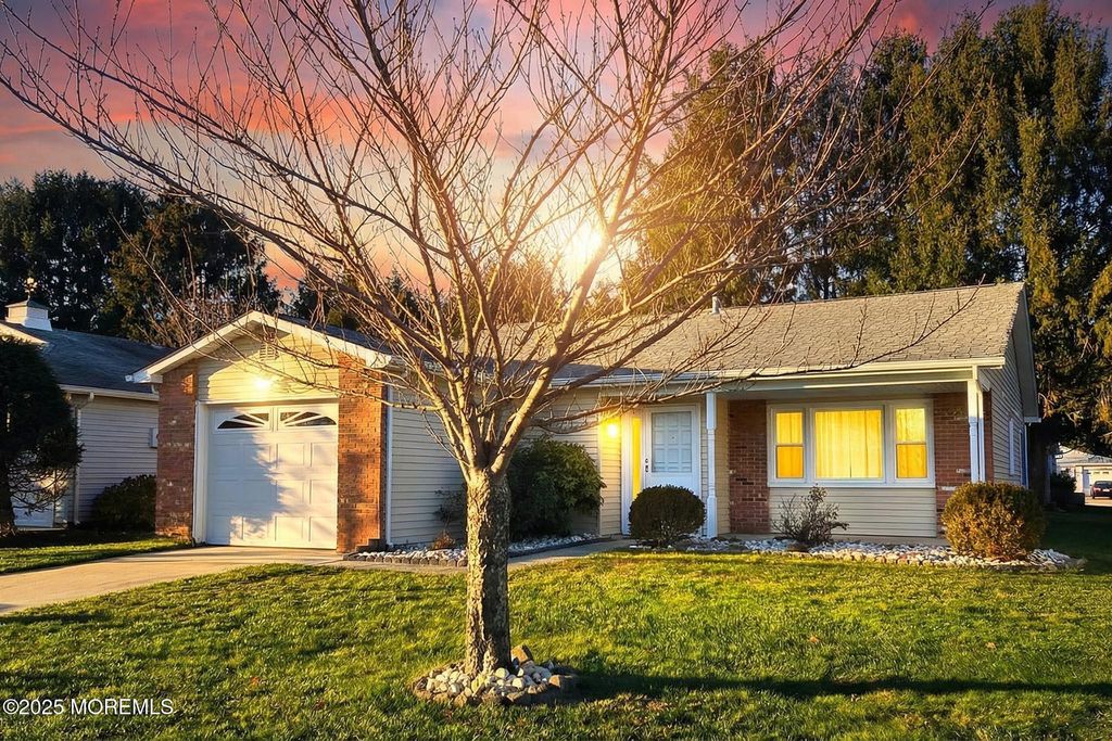 91 Lauren Lane, Brick, NJ 08723