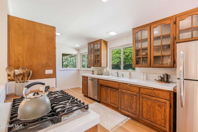6749 Zumirez Drive, Malibu, CA 90265