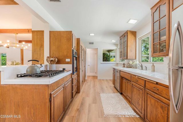 6749 Zumirez Drive, Malibu, CA 90265