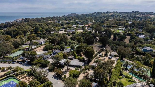 6749 Zumirez Drive, Malibu, CA 90265