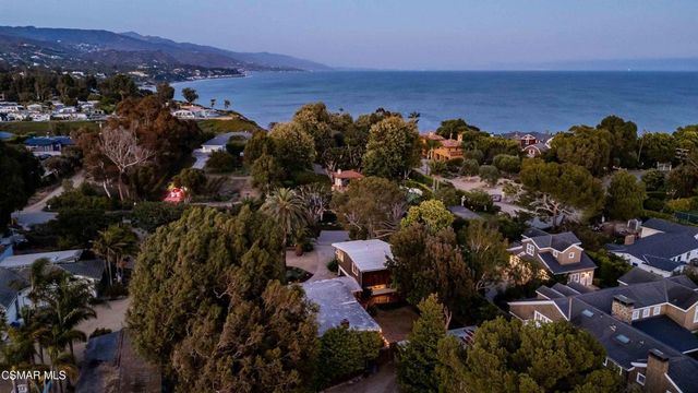 6749 Zumirez Drive, Malibu, CA 90265