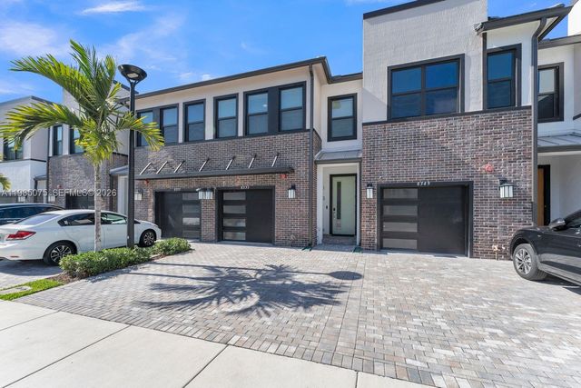 8351 NW 7th Court, Plantation, FL 33324