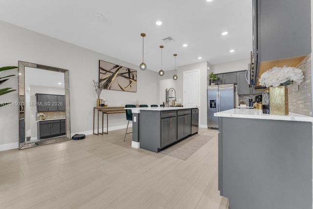 8351 NW 7th Court, Plantation, FL 33324