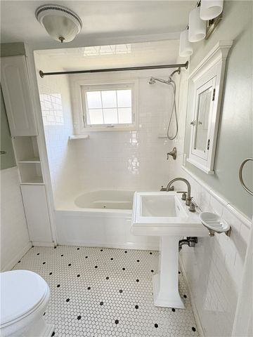 61 Malbone Road, Newport, RI 02840